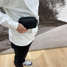 Load image into Gallery viewer, Round Pouch